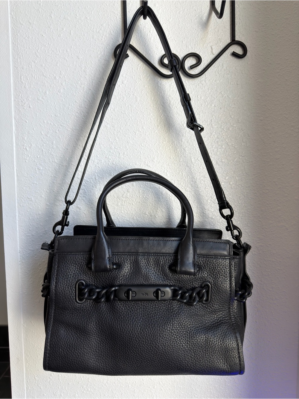 Coach Swagger 27 Black Pebbled Leather Rare Blackout Hardware H1777-12118